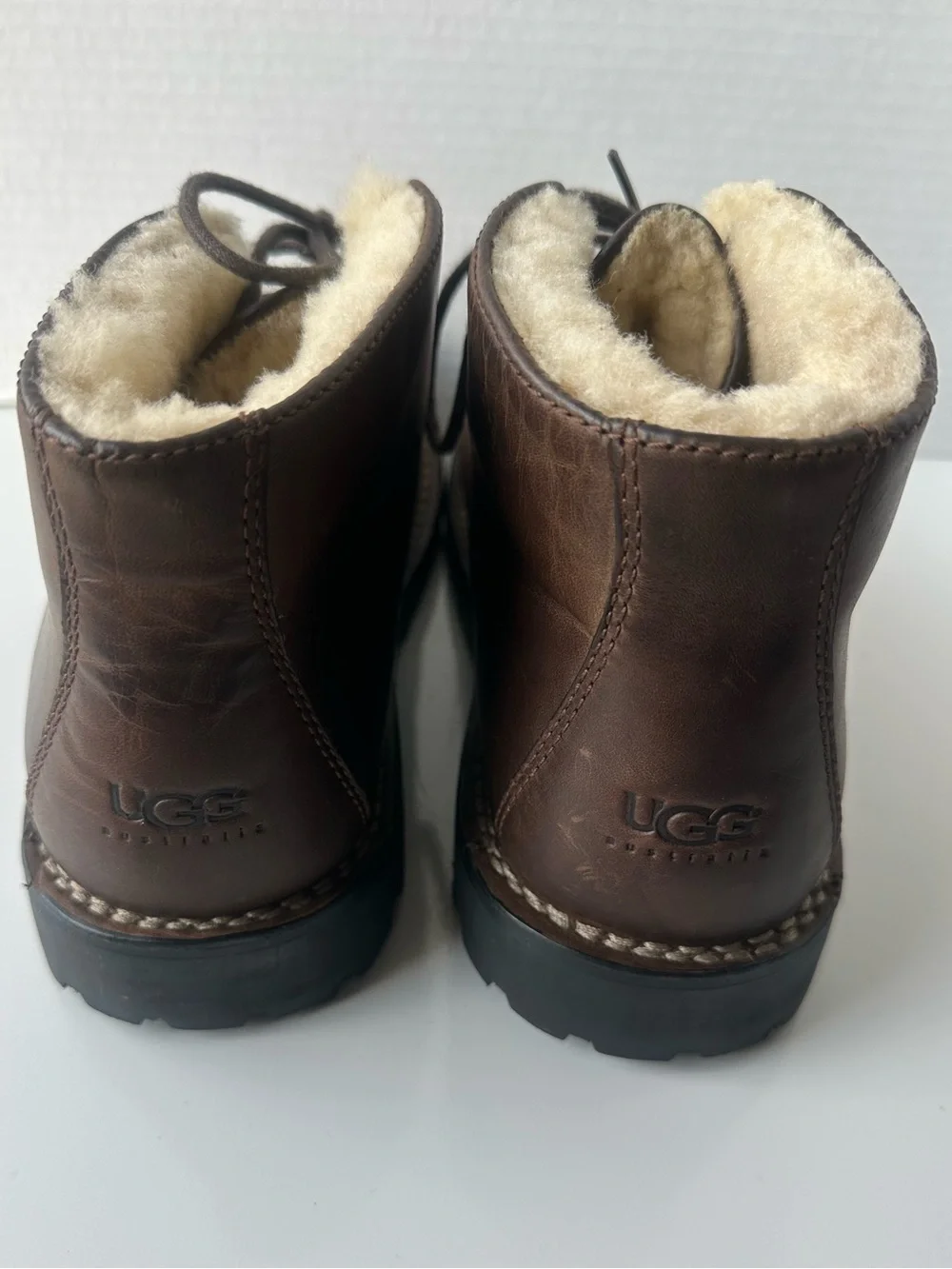 UGG Men's Brown Leather Chukka Boots with Lug Sole Size 9